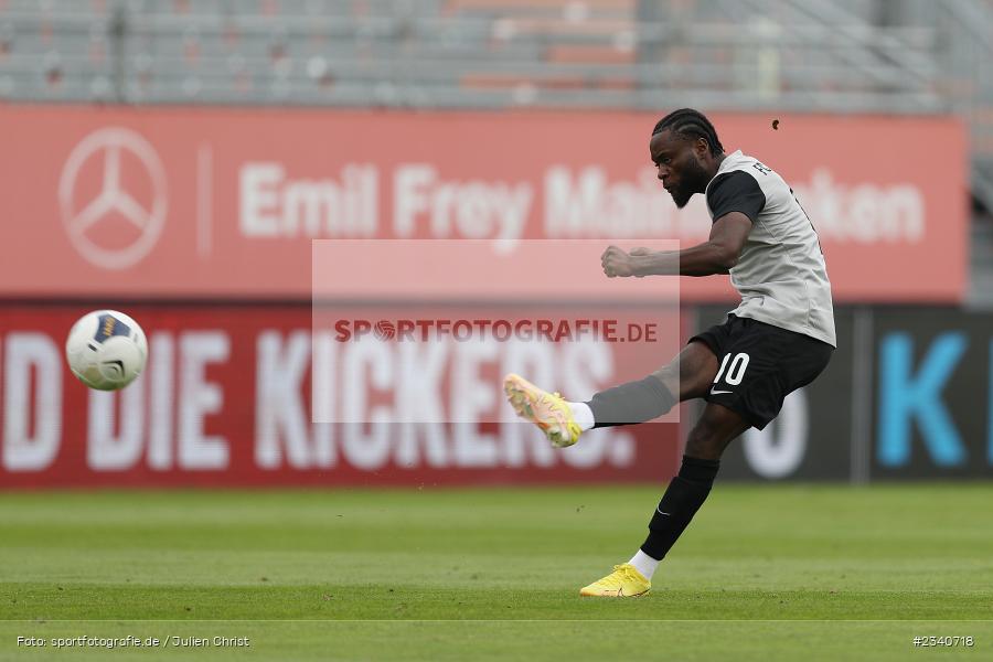 Josue Mbila, FLYERALARM Arena, Würzburg, 25.09.2022, BFV, sport, action, Fussball, September 2022, Saison 2022/2023, Regionalliga Bayern, FCA, FWK, FC Augsburg II, FC Würzburger Kickers - Bild-ID: 2340718 Josue Mbila, FLYERALARM Arena, Würzburg, 25.09.2022, BFV, sport, action, Fussball, September 2022, Saison 2022/2023, Regionalliga Bayern, FCA, FWK, FC Augsburg II, FC Würzburger Kickers - Bild-ID: 2340718