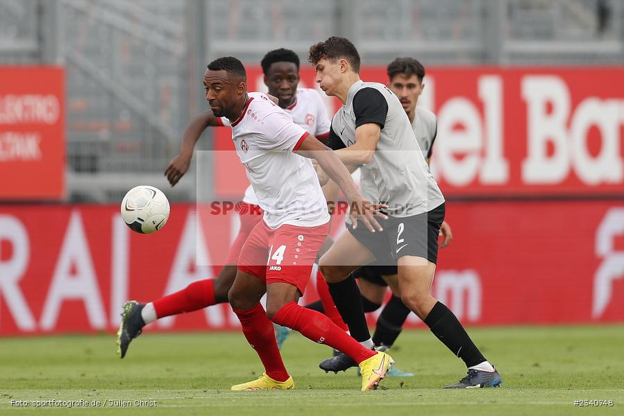 Saliou Sané, FLYERALARM Arena, Würzburg, 25.09.2022, BFV, sport, action, Fussball, September 2022, Saison 2022/2023, Regionalliga Bayern, FCA, FWK, FC Augsburg II, FC Würzburger Kickers - Bild-ID: 2340748