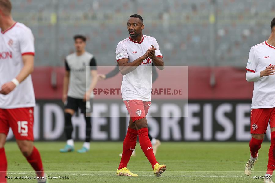 Saliou Sané, FLYERALARM Arena, Würzburg, 25.09.2022, BFV, sport, action, Fussball, September 2022, Saison 2022/2023, Regionalliga Bayern, FCA, FWK, FC Augsburg II, FC Würzburger Kickers - Bild-ID: 2340755 Saliou Sané, FLYERALARM Arena, Würzburg, 25.09.2022, BFV, sport, action, Fussball, September 2022, Saison 2022/2023, Regionalliga Bayern, FCA, FWK, FC Augsburg II, FC Würzburger Kickers - Bild-ID: 2340755
