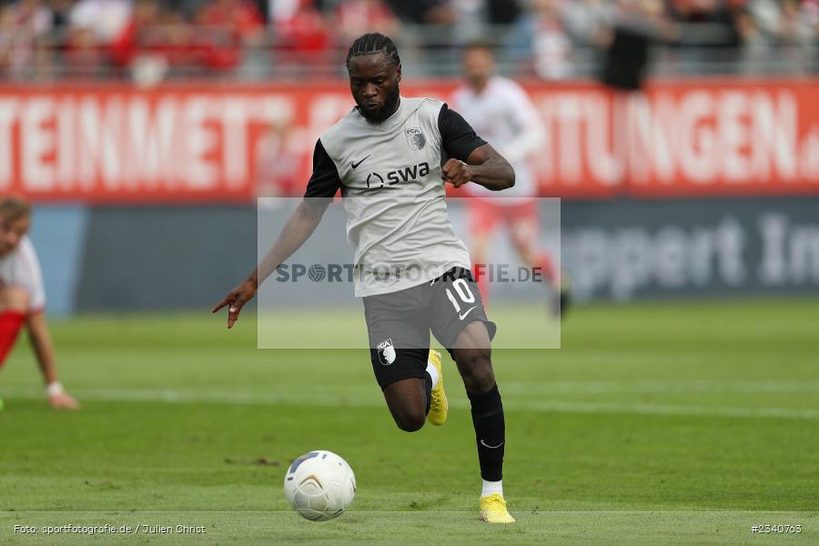 Josue Mbila, FLYERALARM Arena, Würzburg, 25.09.2022, BFV, sport, action, Fussball, September 2022, Saison 2022/2023, Regionalliga Bayern, FCA, FWK, FC Augsburg II, FC Würzburger Kickers - Bild-ID: 2340763