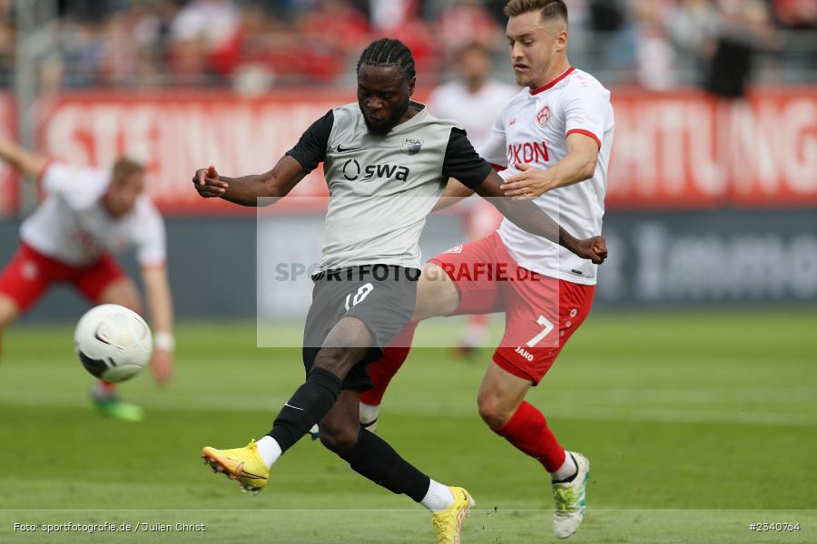 Josue Mbila, FLYERALARM Arena, Würzburg, 25.09.2022, BFV, sport, action, Fussball, September 2022, Saison 2022/2023, Regionalliga Bayern, FCA, FWK, FC Augsburg II, FC Würzburger Kickers - Bild-ID: 2340764