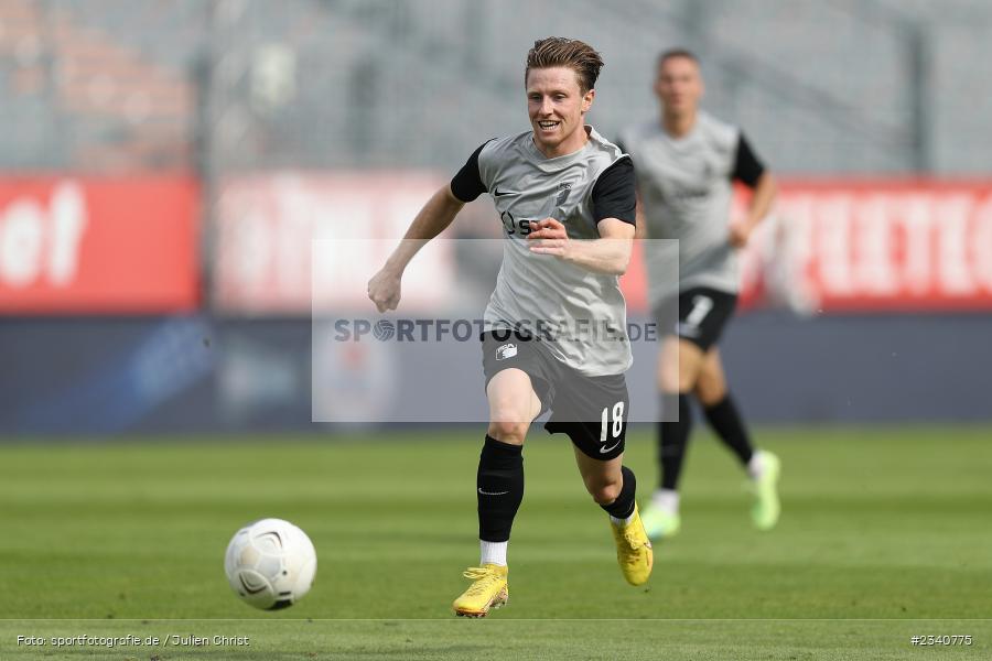 Dorian Cevis, FLYERALARM Arena, Würzburg, 25.09.2022, BFV, sport, action, Fussball, September 2022, Saison 2022/2023, Regionalliga Bayern, FCA, FWK, FC Augsburg II, FC Würzburger Kickers - Bild-ID: 2340775