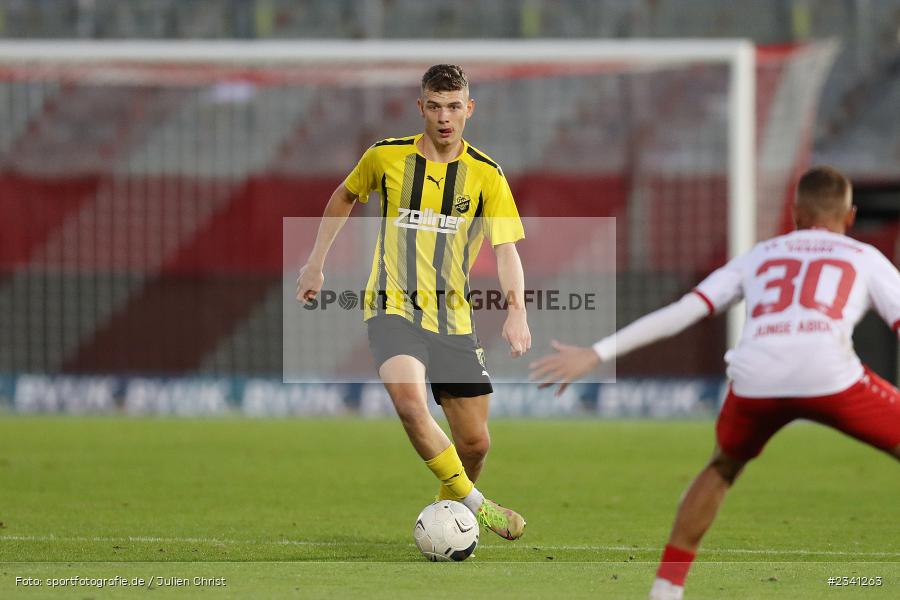 Lukas Schröder, FLYERALARM Arena, Würzburg, 27.09.2022, BFV, sport, action, Fussball, September 2022, Saison 2022/2023, Viertelfinale, Toto-Pokal, BFV-Verbandspokal, DJK, FWK, DJK Vilzing, FC Würzburger Kickers - Bild-ID: 2341263