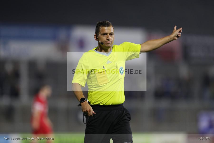 Schiedsrichter, Christian Dietz, Stadion am Schönbusch, Aschaffenburg, 30.09.2022, BFV, sport, action, Fussball, September 2022, Saison 2022/2023, 14. Spieltag, Regionalliga Bayern, TGM, SVA, Türkgücü München, SV Viktoria Aschaffenburg - Bild-ID: 2341371