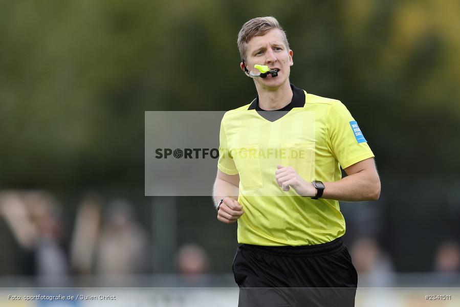 Schiedsrichter, Marc Treubert, Sportgelände, Lohr am Main, 01.10.2022, BFV, sport, action, Fussball, Oktober 2022, Saison 2022/2023, 10. Spieltag, Bezirksliga Unterfranken West, KEI, TSV, TSV Keilberg, TSV Lohr - Bild-ID: 2341511