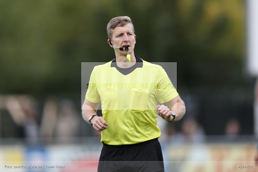 Schiedsrichter, Marc Treubert, Sportgelände, Lohr am Main, 01.10.2022, BFV, sport, action, Fussball, Oktober 2022, Saison 2022/2023, 10. Spieltag, Bezirksliga Unterfranken West, KEI, TSV, TSV Keilberg, TSV Lohr - Bild-ID: 2341512