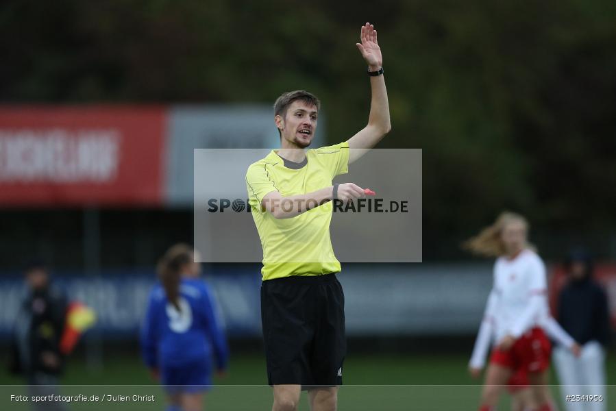 Schiedsrichter, Max Manuel Engel, Soccergirl Sportpark, Würzburg, 02.10.2022, BFV, sport, action, Fussball, Oktober 2022, Saison 2022/2023, 5. Spieltag, Bezirksoberliga Frauen, DJK, FWK, DJK Schweinfurt, FC Würzburger Kickers II - Bild-ID: 2341956