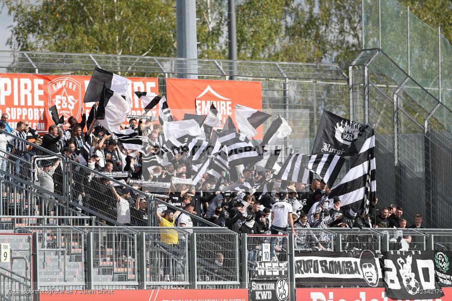 Fans, FLYERALARM Arena, Würzburg, 03.10.2022, sport, action, BFV, Fussball, Oktober 2022, Saison 2022/2023, 15. Spieltag, Regionalliga Bayern, SVW, FWK, SV Wacker Burghausen, TSV Karlburg - Bild-ID: 2342179