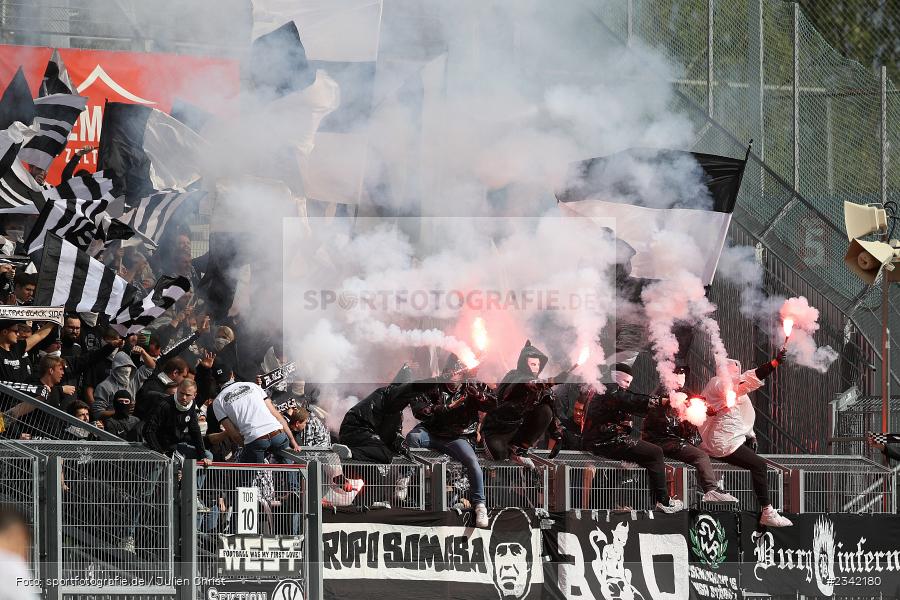 Fans, FLYERALARM Arena, Würzburg, 03.10.2022, sport, action, BFV, Fussball, Oktober 2022, Saison 2022/2023, 15. Spieltag, Regionalliga Bayern, SVW, FWK, SV Wacker Burghausen, TSV Karlburg - Bild-ID: 2342180