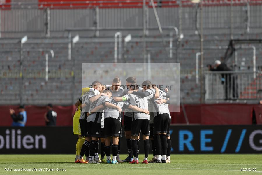 Mannschaftskreis, FLYERALARM Arena, Würzburg, 03.10.2022, sport, action, BFV, Fussball, Oktober 2022, Saison 2022/2023, 15. Spieltag, Regionalliga Bayern, SVW, FWK, SV Wacker Burghausen, TSV Karlburg - Bild-ID: 2342183