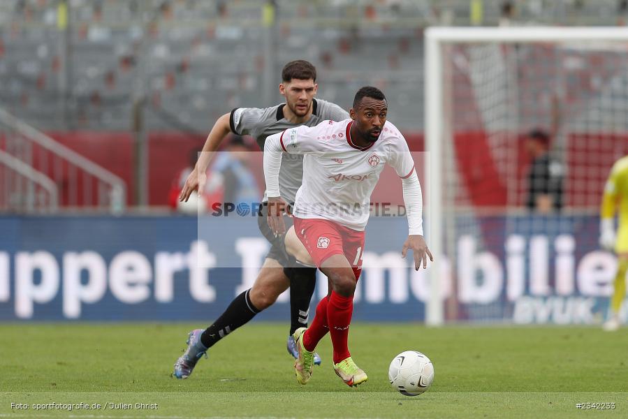 Saliou Sané, FLYERALARM Arena, Würzburg, 03.10.2022, sport, action, BFV, Fussball, Oktober 2022, Saison 2022/2023, 15. Spieltag, Regionalliga Bayern, SVW, FWK, SV Wacker Burghausen, TSV Karlburg - Bild-ID: 2342233