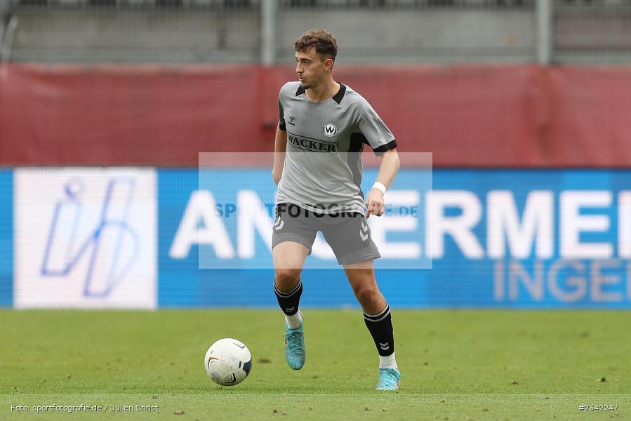 Edin Hyseni, FLYERALARM Arena, Würzburg, 03.10.2022, sport, action, BFV, Fussball, Oktober 2022, Saison 2022/2023, 15. Spieltag, Regionalliga Bayern, SVW, FWK, SV Wacker Burghausen, TSV Karlburg - Bild-ID: 2342247