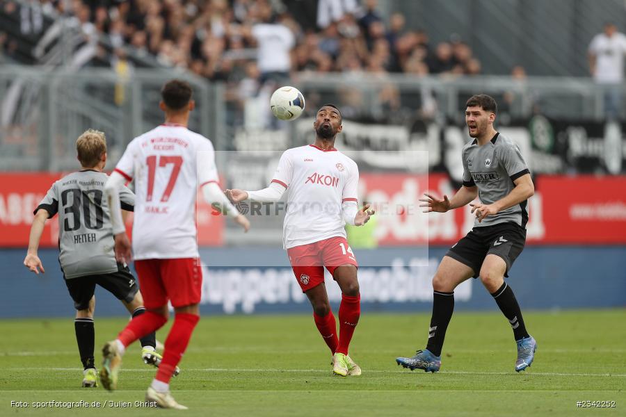 Saliou Sané, FLYERALARM Arena, Würzburg, 03.10.2022, sport, action, BFV, Fussball, Oktober 2022, Saison 2022/2023, 15. Spieltag, Regionalliga Bayern, SVW, FWK, SV Wacker Burghausen, TSV Karlburg - Bild-ID: 2342252