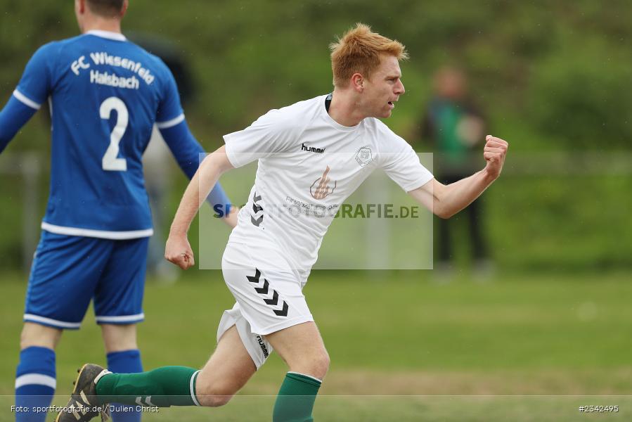 Torjubel, Jonas Stiel, Sportgelände, Lohr-Halsbach, 08.10.2022, sport, action, BFV, Fussball, Oktober 2022, Saison 2022/2023, 12. Spieltag, FCT, FCWH, Kreisklasse Würzburg, FC 1920 Thüngen, FC Wiesenfeld-Halsbach - Bild-ID: 2342495 Torjubel, Jonas Stiel, Sportgelände, Lohr-Halsbach, 08.10.2022, sport, action, BFV, Fussball, Oktober 2022, Saison 2022/2023, 12. Spieltag, FCT, FCWH, Kreisklasse Würzburg, FC 1920 Thüngen, FC Wiesenfeld-Halsbach - Bild-ID: 2342495