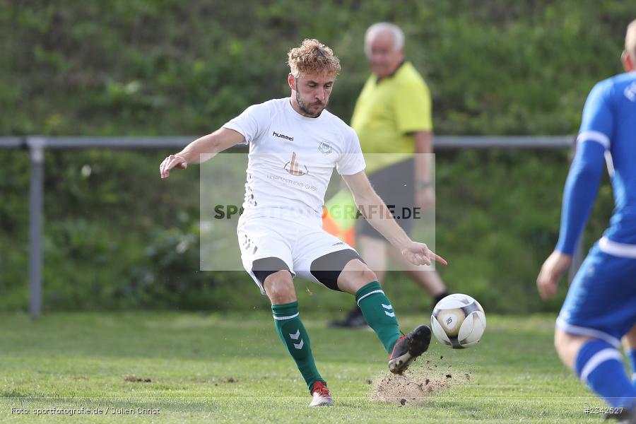 Frederic Brendel, Sportgelände, Lohr-Halsbach, 08.10.2022, sport, action, BFV, Fussball, Oktober 2022, Saison 2022/2023, 12. Spieltag, FCT, FCWH, Kreisklasse Würzburg, FC 1920 Thüngen, FC Wiesenfeld-Halsbach - Bild-ID: 2342527 Frederic Brendel, Sportgelände, Lohr-Halsbach, 08.10.2022, sport, action, BFV, Fussball, Oktober 2022, Saison 2022/2023, 12. Spieltag, FCT, FCWH, Kreisklasse Würzburg, FC 1920 Thüngen, FC Wiesenfeld-Halsbach - Bild-ID: 2342527