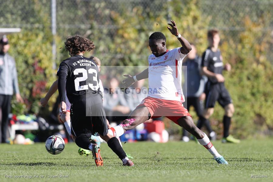 Jason Osei Tutu, KRE Sportpark, Würzburg, 09.10.2022, sport, action, BFV, Fussball, Oktober 2022, Saison 2022/2023, SSV, FWK, A-Junioren, U19 Bayernliga, SSV Jahn Regensburg, FC Würzburger Kickers - Bild-ID: 2342816