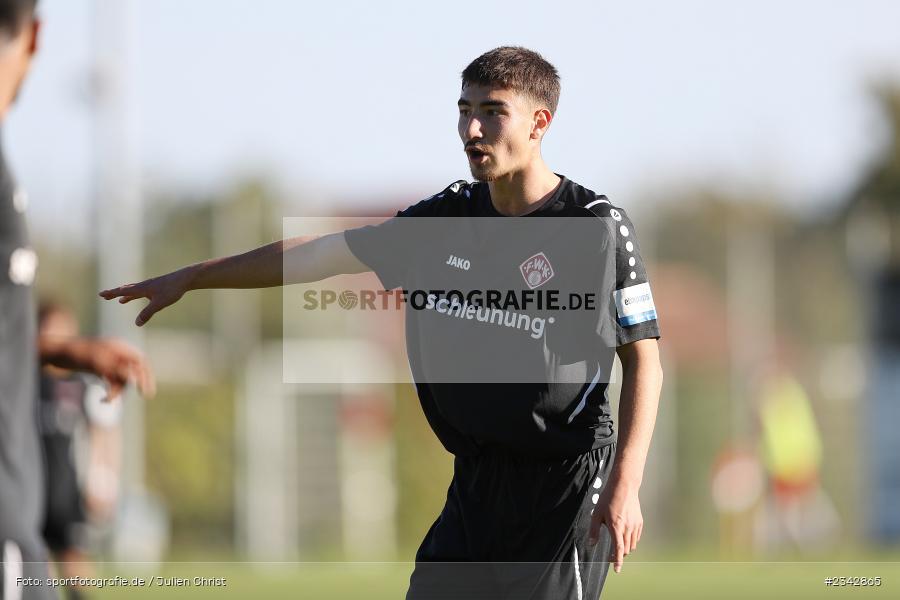 Samuel Röthlein, KRE Sportpark, Würzburg, 09.10.2022, sport, action, BFV, Fussball, Oktober 2022, Saison 2022/2023, SSV, FWK, A-Junioren, U19 Bayernliga, SSV Jahn Regensburg, FC Würzburger Kickers - Bild-ID: 2342865