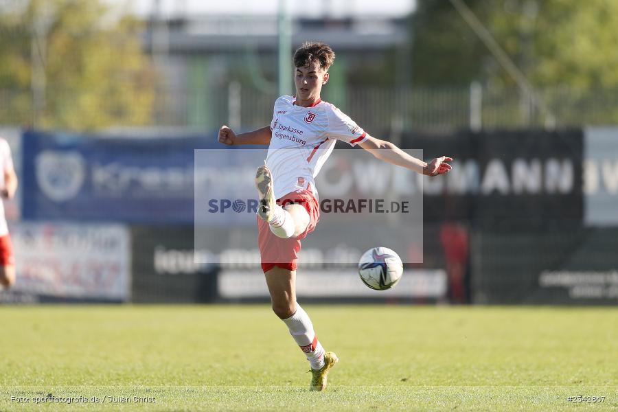 Johannes Rehwald, KRE Sportpark, Würzburg, 09.10.2022, sport, action, BFV, Fussball, Oktober 2022, Saison 2022/2023, SSV, FWK, A-Junioren, U19 Bayernliga, SSV Jahn Regensburg, FC Würzburger Kickers - Bild-ID: 2342867