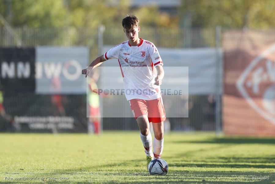 Johannes Rehwald, KRE Sportpark, Würzburg, 09.10.2022, sport, action, BFV, Fussball, Oktober 2022, Saison 2022/2023, SSV, FWK, A-Junioren, U19 Bayernliga, SSV Jahn Regensburg, FC Würzburger Kickers - Bild-ID: 2342875