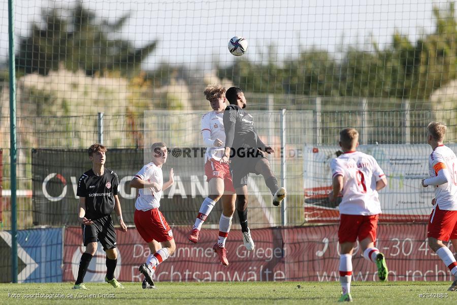 Geremi Perera, KRE Sportpark, Würzburg, 09.10.2022, sport, action, BFV, Fussball, Oktober 2022, Saison 2022/2023, SSV, FWK, A-Junioren, U19 Bayernliga, SSV Jahn Regensburg, FC Würzburger Kickers - Bild-ID: 2342883