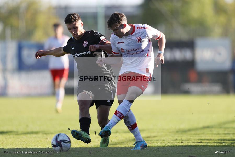 Lukas Rupp, KRE Sportpark, Würzburg, 09.10.2022, sport, action, BFV, Fussball, Oktober 2022, Saison 2022/2023, SSV, FWK, A-Junioren, U19 Bayernliga, SSV Jahn Regensburg, FC Würzburger Kickers - Bild-ID: 2342889