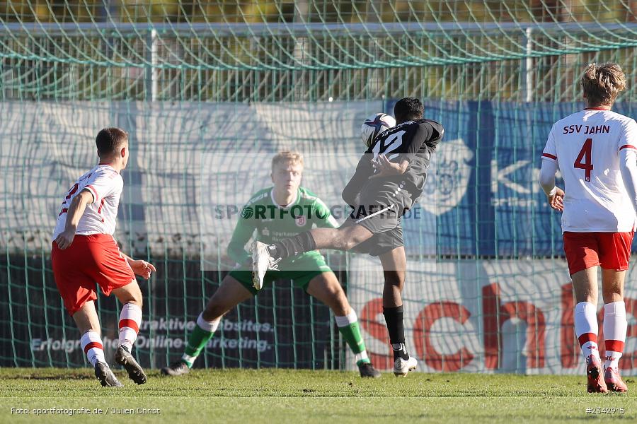 Geremi Perera, KRE Sportpark, Würzburg, 09.10.2022, sport, action, BFV, Fussball, Oktober 2022, Saison 2022/2023, SSV, FWK, A-Junioren, U19 Bayernliga, SSV Jahn Regensburg, FC Würzburger Kickers - Bild-ID: 2342915