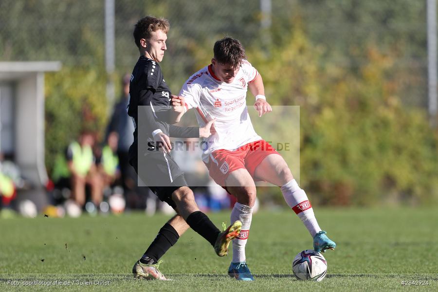 Lukas Rupp, KRE Sportpark, Würzburg, 09.10.2022, sport, action, BFV, Fussball, Oktober 2022, Saison 2022/2023, SSV, FWK, A-Junioren, U19 Bayernliga, SSV Jahn Regensburg, FC Würzburger Kickers - Bild-ID: 2342924