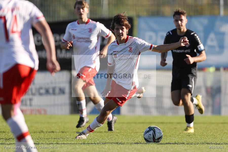 Louis Federlein, KRE Sportpark, Würzburg, 09.10.2022, sport, action, BFV, Fussball, Oktober 2022, Saison 2022/2023, SSV, FWK, A-Junioren, U19 Bayernliga, SSV Jahn Regensburg, FC Würzburger Kickers - Bild-ID: 2342926