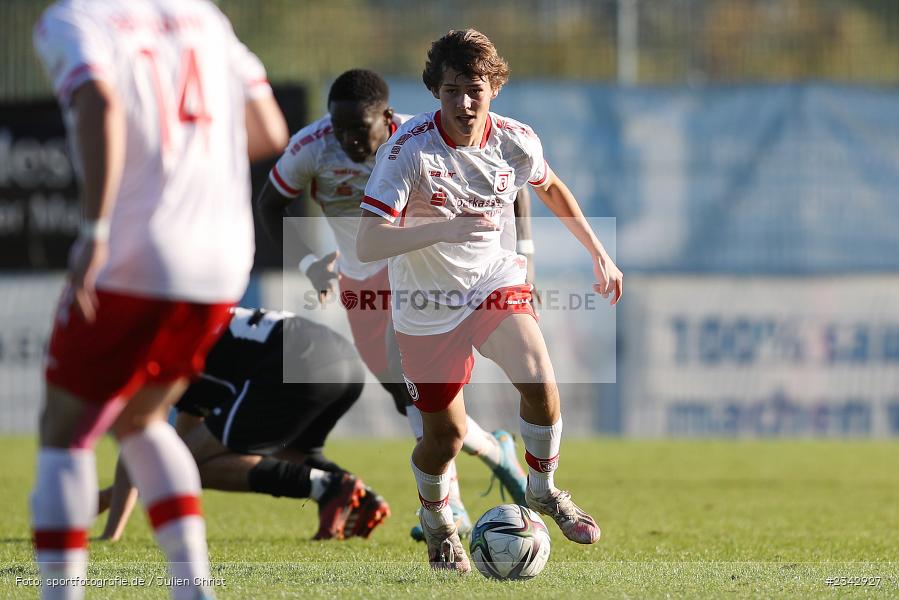 Louis Federlein, KRE Sportpark, Würzburg, 09.10.2022, sport, action, BFV, Fussball, Oktober 2022, Saison 2022/2023, SSV, FWK, A-Junioren, U19 Bayernliga, SSV Jahn Regensburg, FC Würzburger Kickers - Bild-ID: 2342927