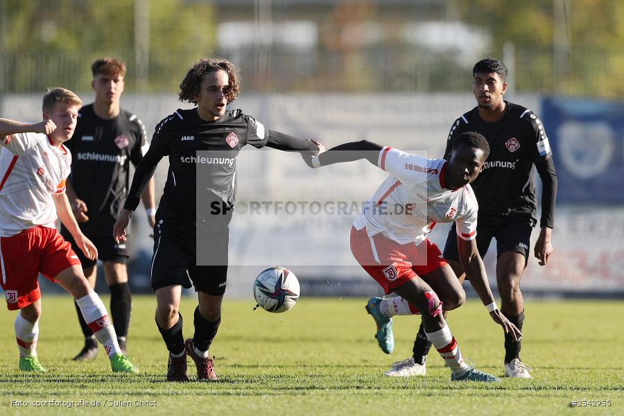 Benjamin Desic, KRE Sportpark, Würzburg, 09.10.2022, sport, action, BFV, Fussball, Oktober 2022, Saison 2022/2023, SSV, FWK, A-Junioren, U19 Bayernliga, SSV Jahn Regensburg, FC Würzburger Kickers - Bild-ID: 2342935