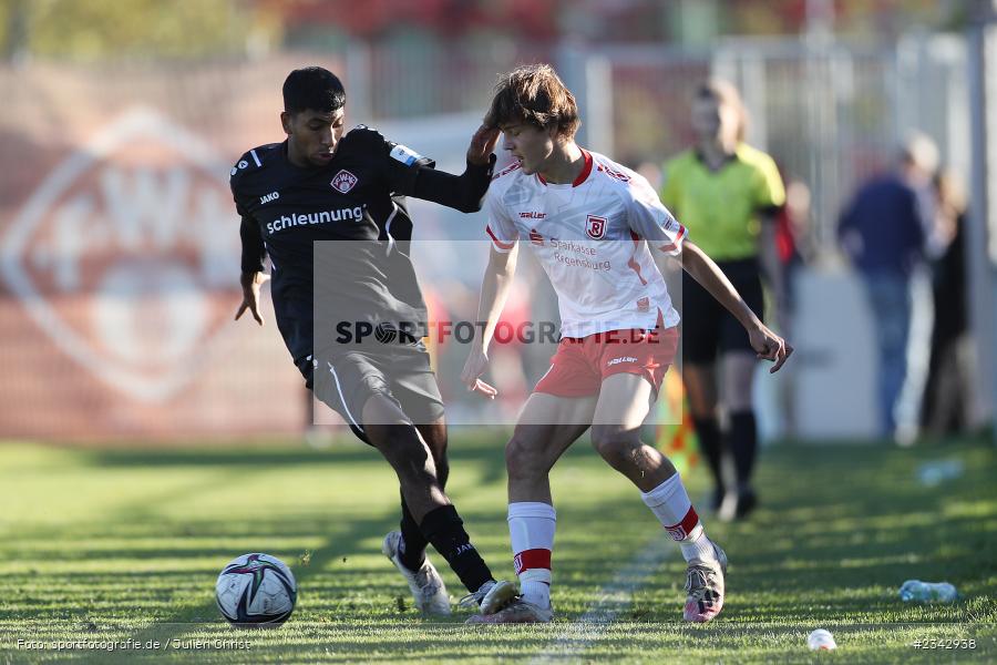 Geremi Perera, KRE Sportpark, Würzburg, 09.10.2022, sport, action, BFV, Fussball, Oktober 2022, Saison 2022/2023, SSV, FWK, A-Junioren, U19 Bayernliga, SSV Jahn Regensburg, FC Würzburger Kickers - Bild-ID: 2342938
