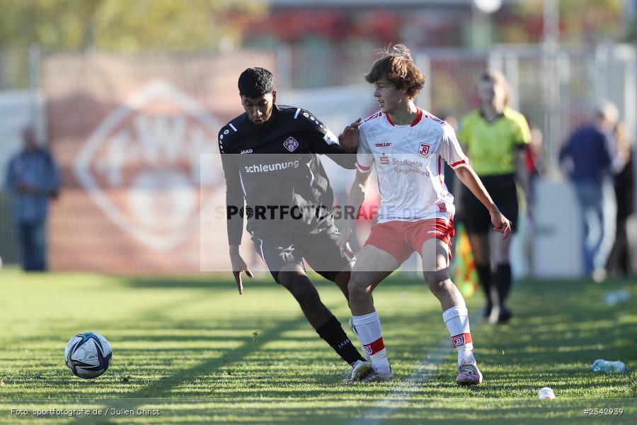 Geremi Perera, KRE Sportpark, Würzburg, 09.10.2022, sport, action, BFV, Fussball, Oktober 2022, Saison 2022/2023, SSV, FWK, A-Junioren, U19 Bayernliga, SSV Jahn Regensburg, FC Würzburger Kickers - Bild-ID: 2342939