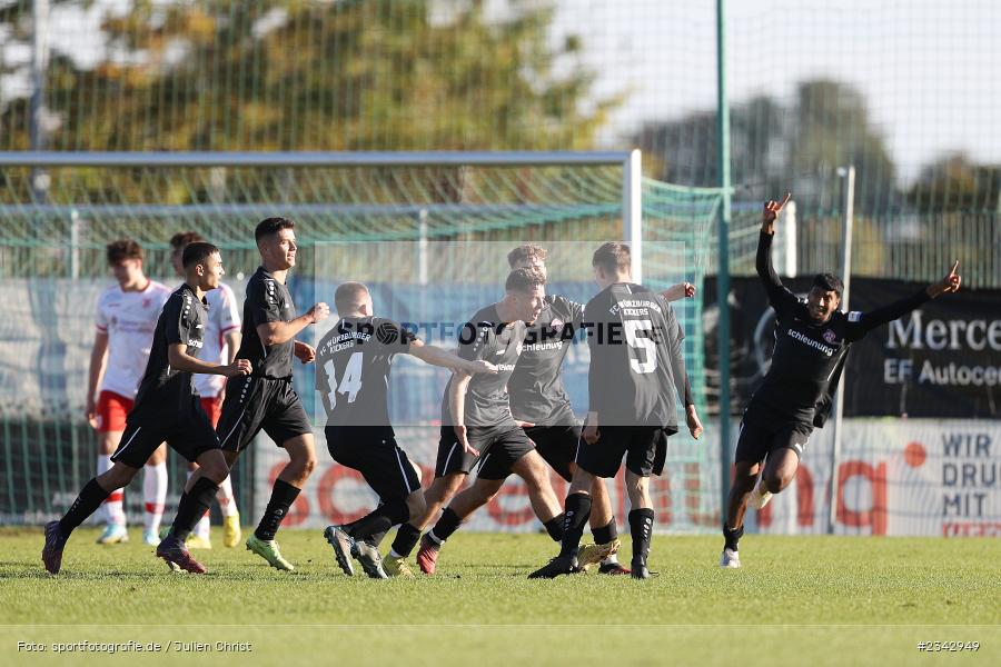 Nick Doktorczyk, Marcel Fischer, Marco Mütsch, Sem Gralek, Torjubel, k.A., KRE Sportpark, Würzburg, 09.10.2022, sport, action, BFV, Fussball, Oktober 2022, Saison 2022/2023, SSV, FWK, A-Junioren, U19 Bayernliga, SSV Jahn Regensburg, FC Würzburger Kickers - Bild-ID: 2342949