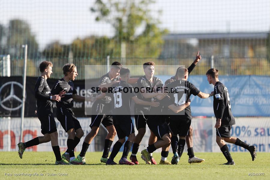 Nick Doktorczyk, Marcel Fischer, Marco Mütsch, Sem Gralek, Torjubel, k.A., KRE Sportpark, Würzburg, 09.10.2022, sport, action, BFV, Fussball, Oktober 2022, Saison 2022/2023, SSV, FWK, A-Junioren, U19 Bayernliga, SSV Jahn Regensburg, FC Würzburger Kickers - Bild-ID: 2342977
