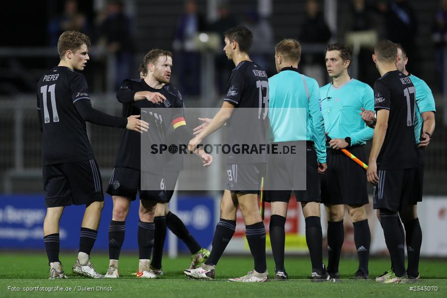 Roberto Desch, Stadion am Schönbusch, Aschaffenburg, 14.10.2022, sport, action, BFV, Fussball, Oktober 2022, Saison 2022/2023, 17. Spieltag, 4. Liga, RLB, Regionalliga Bayern, UHA, SVA, SpVgg Unterhaching, SV Viktoria Aschaffenburg - Bild-ID: 2343070