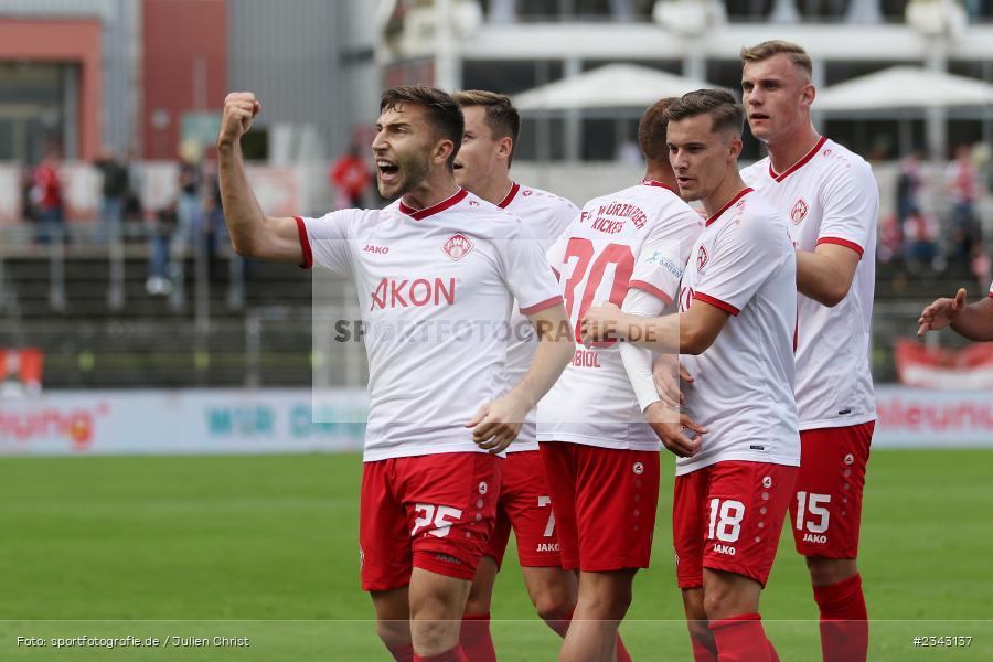 Torjubel, Dominik Meisel, FLYERALARM Arena, Würzburg, 15.10.2022, sport, action, BFV, Fussball, Oktober 2022, Saison 2022/2023, 17. Spieltag, 4. Liga, RLB, Regionalliga Bayern, SGF, FWK, SpVgg Greuther Fürth II, FC Würzburger Kickers - Bild-ID: 2343137