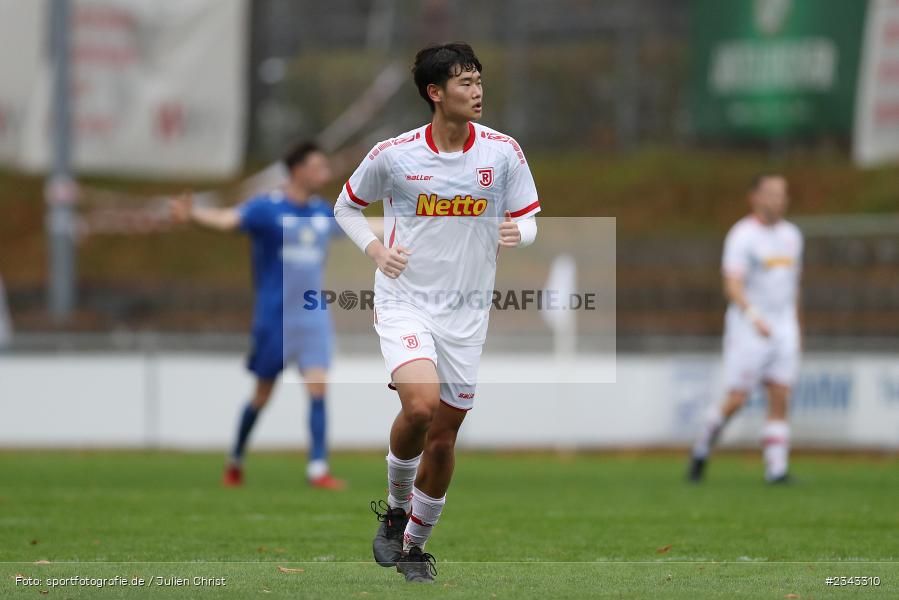 Taeho Kim, Sepp Endres Sportanlage, Würzburg, 15.10.2022, sport, action, BFV, Fussball, Oktober 2022, Saison 2022/2023, 15. Spieltag, 5. Liga, SSV, FV04, BAY, Bayernliga Nord, SSV Jahn Regensburg II, Würzburger FV - Bild-ID: 2343310