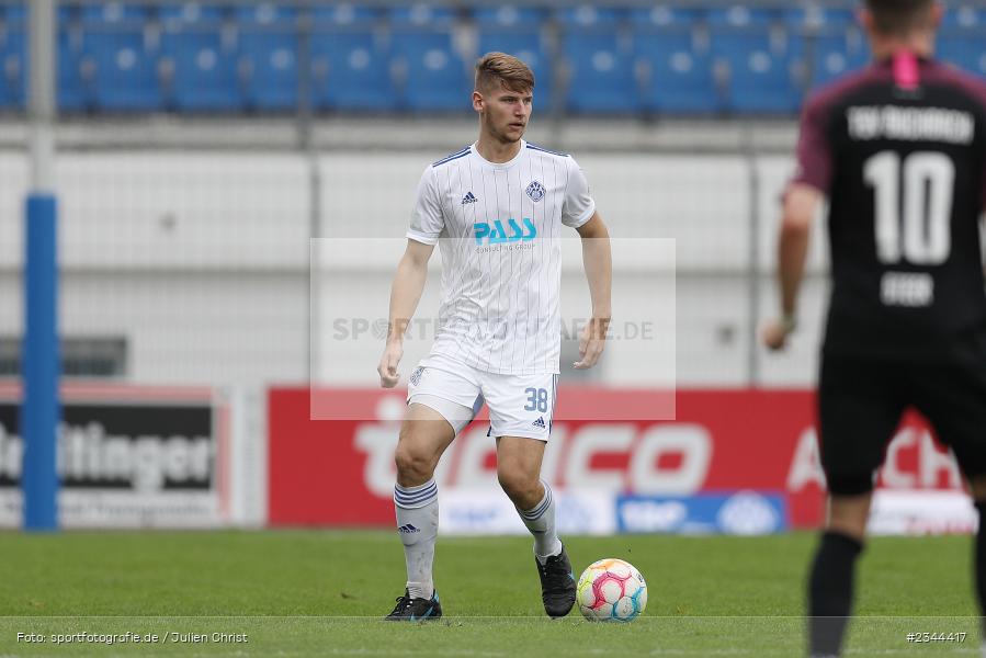 Niklas Borger, Stadion am Schönbusch, Aschaffenburg, 29.10.2022, sport, action, BFV, Fussball, Oktober 2022, Saison 2022/2023, 19. Spieltag, Regionalliga Bayern, TSV, SVA, TSV Buchbach, SV Viktoria Aschaffenburg - Bild-ID: 2344417 Niklas Borger, Stadion am Schönbusch, Aschaffenburg, 29.10.2022, sport, action, BFV, Fussball, Oktober 2022, Saison 2022/2023, 19. Spieltag, Regionalliga Bayern, TSV, SVA, TSV Buchbach, SV Viktoria Aschaffenburg - Bild-ID: 2344417
