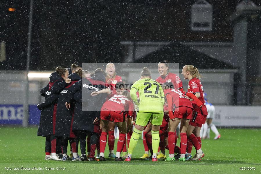 Mannschaftskreis, Dietmar-Hopp-Stadion, Hoffenheim, 04.11.2022, sport, action, DFB, Fussball, November 2022, Saison 2022/2023, 7. Spieltag, FLYERALARM Frauen-Bundesliga, B04, TSG, Bayer 04 Leverkusen, TSG Hoffenheim - Bild-ID: 2345076