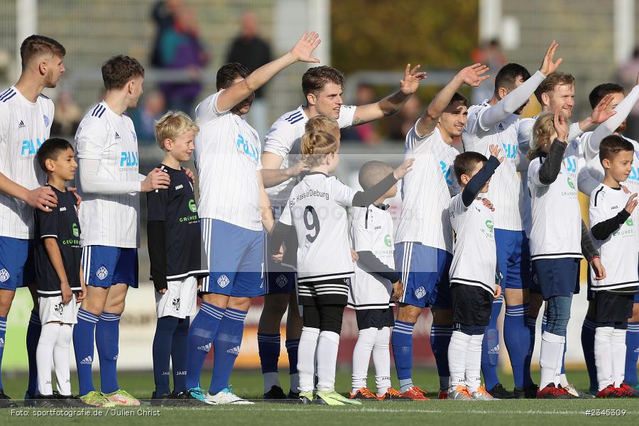 Einlaufkinder, Stadion am Schönbusch, Aschaffenburg, 05.11.2022, sport, action, BFV, Fussball, November 2022, Saison 2022/2023, 20. Spieltag, Regionalliga Bayern, FVI, SVA, FV Illertissen, SV Viktoria Aschaffenburg - Bild-ID: 2345309 Einlaufkinder, Stadion am Schönbusch, Aschaffenburg, 05.11.2022, sport, action, BFV, Fussball, November 2022, Saison 2022/2023, 20. Spieltag, Regionalliga Bayern, FVI, SVA, FV Illertissen, SV Viktoria Aschaffenburg - Bild-ID: 2345309