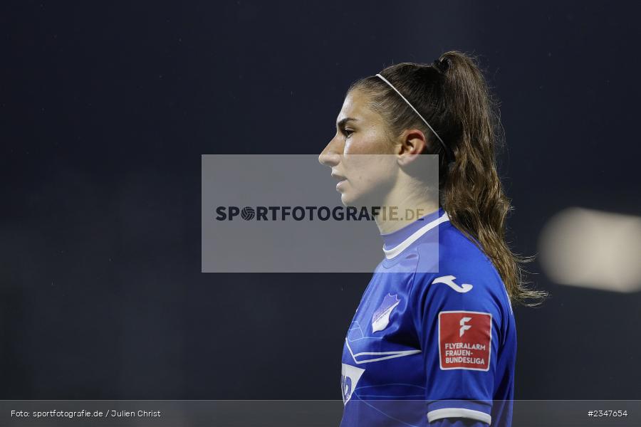 Katharina Naschenweng, Dietmar-Hopp-Stadion, Hoffenheim, 02.12.2022, sport, action, Fussball, DFB, Dezember 2022, Saison 2022/2023, 9. Spieltag, FFBL, FLYERALARM Frauen-Bundesliga, FCB, TSG, FC Bayern München, TSG Hoffenheim - Bild-ID: 2347654