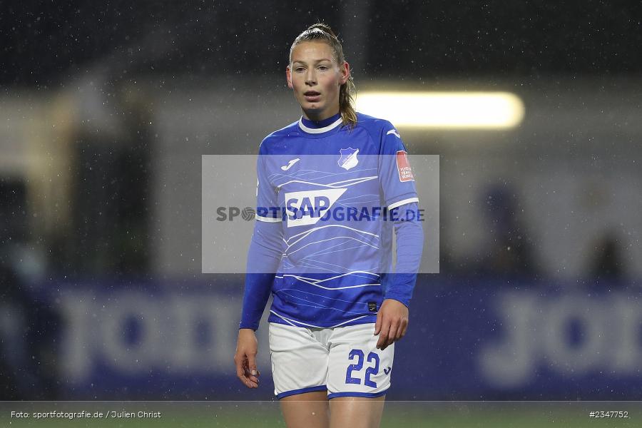 Sarai Linder, Dietmar-Hopp-Stadion, Hoffenheim, 02.12.2022, sport, action, Fussball, DFB, Dezember 2022, Saison 2022/2023, 9. Spieltag, FFBL, FLYERALARM Frauen-Bundesliga, FCB, TSG, FC Bayern München, TSG Hoffenheim - Bild-ID: 2347752
