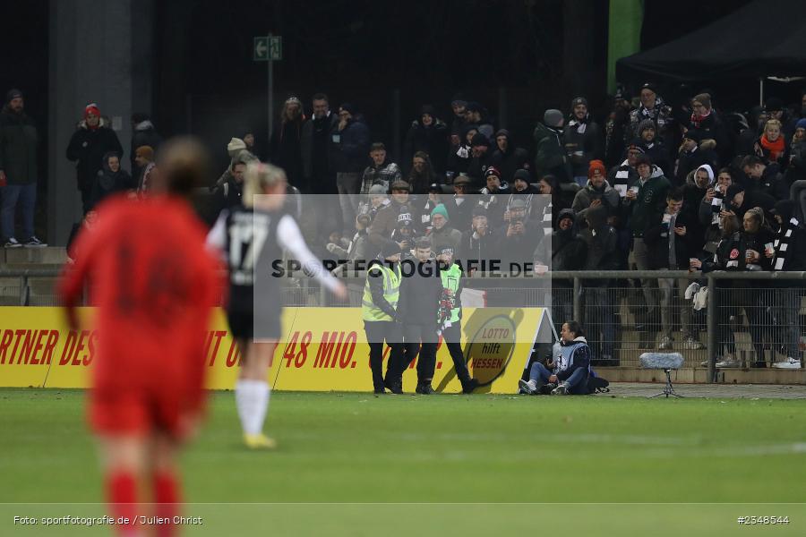 Flitzer, Stadion am Brentanobad, Frankfurt, 09.12.2022, sport, action, Fussball, DFB, Dezember 2022, Saison 2022/2023, 10. Spieltag, FFBL, FLYERALARM Frauen-Bundesliga, FFC, SGE, 1. FFC Turbine Potsdam, Eintracht Frankfurt - Bild-ID: 2348544 Flitzer, Stadion am Brentanobad, Frankfurt, 09.12.2022, sport, action, Fussball, DFB, Dezember 2022, Saison 2022/2023, 10. Spieltag, FFBL, FLYERALARM Frauen-Bundesliga, FFC, SGE, 1. FFC Turbine Potsdam, Eintracht Frankfurt - Bild-ID: 2348544