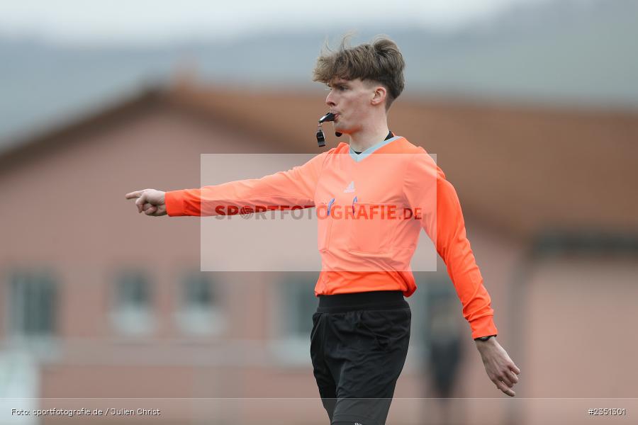 Schiedsrichter, Niklas Bornhorst, Kunstrasenplatz, Erlabrunn, 12.02.2023, sport, action, Fussball, Bezirksliga Unterfranken West, bfv-Landesliga Odenwald, Regional Freundschaftsspiele, SVN, TSV, SV Nassig, TSV Lohr - Bild-ID: 2351301