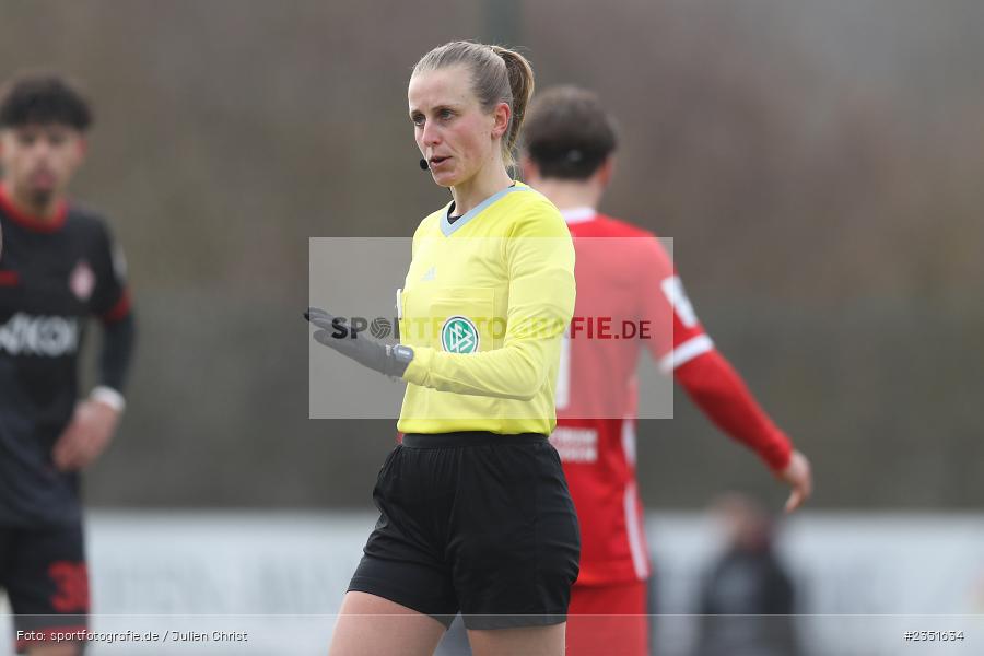 Hände, Arme, gestikuliert, Schiedsrichter, Davina Lutz, Sportgelände, Randersacker, 15.02.2023, sport, action, Fussball, BFV, Freundschaftsspiel, Regionalliga Südwest, Regionalliga Bayern, TSV, FWK, TSV Steinbach Haiger, FC Würzburger Kickers - Bild-ID: 2351634 Hände, Arme, gestikuliert, Schiedsrichter, Davina Lutz, Sportgelände, Randersacker, 15.02.2023, sport, action, Fussball, BFV, Freundschaftsspiel, Regionalliga Südwest, Regionalliga Bayern, TSV, FWK, TSV Steinbach Haiger, FC Würzburger Kickers - Bild-ID: 2351634