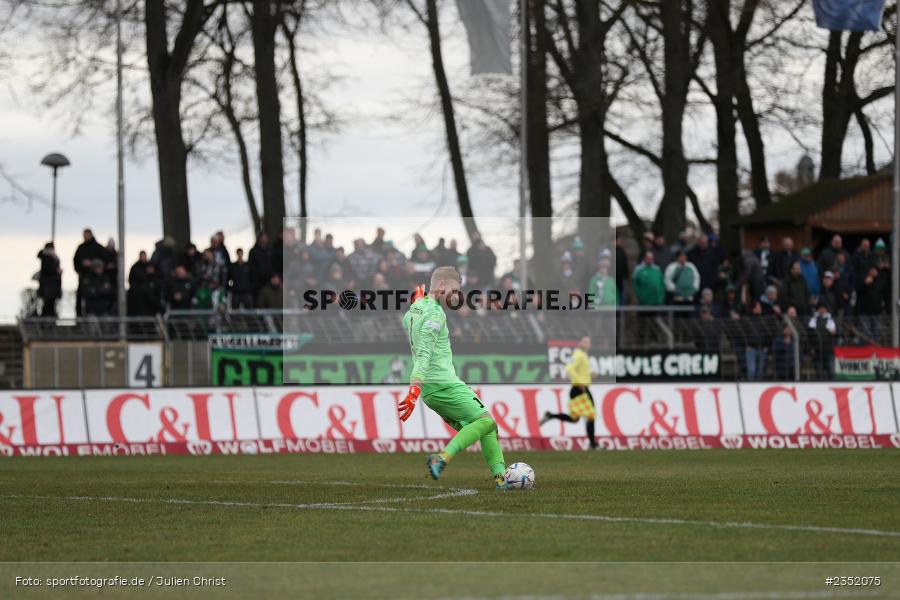 Felix Thiel, Willy-Sachs-Stadion, Schweinfurt, 18.02.2023, sport, action, Fussball, BFV, 24. Spieltag, Regionalliga Bayern, FVI, FC05, FV Illertissen, 1. FC Schweinfurt - Bild-ID: 2352075