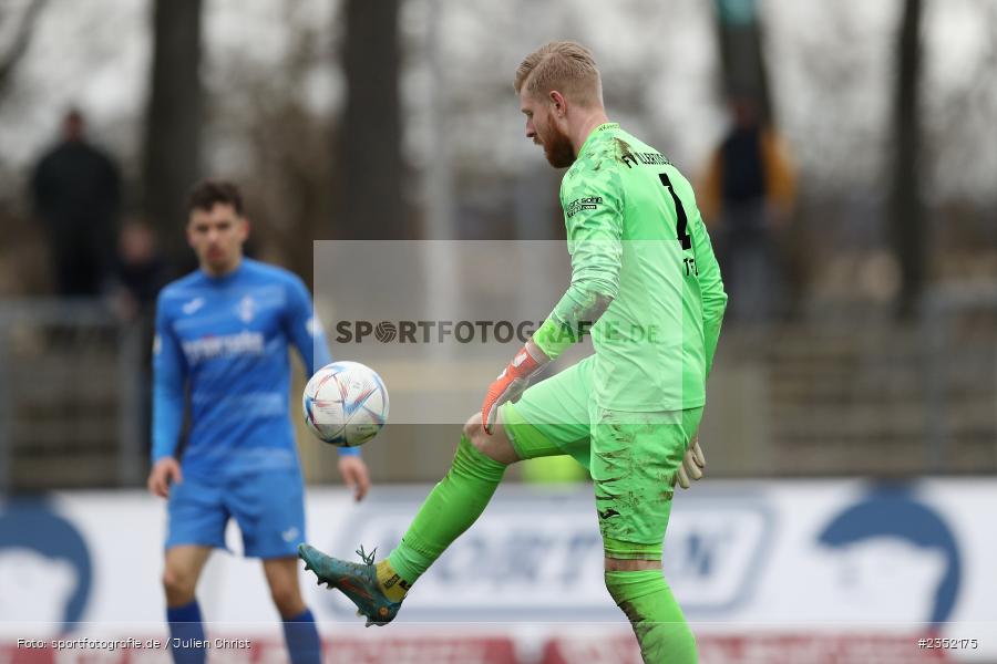 Felix Thiel, Willy-Sachs-Stadion, Schweinfurt, 18.02.2023, sport, action, Fussball, BFV, 24. Spieltag, Regionalliga Bayern, FVI, FC05, FV Illertissen, 1. FC Schweinfurt - Bild-ID: 2352175
