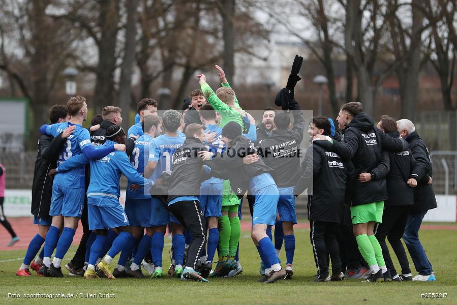 Mannschaftskreis, Willy-Sachs-Stadion, Schweinfurt, 18.02.2023, sport, action, Fussball, BFV, 24. Spieltag, Regionalliga Bayern, FVI, FC05, FV Illertissen, 1. FC Schweinfurt - Bild-ID: 2352217