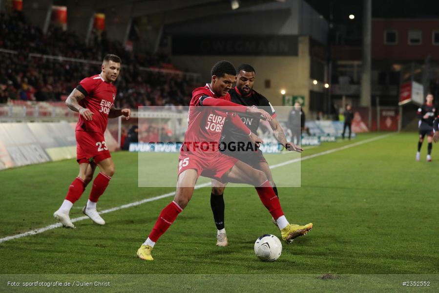 David Kebe, FLYERALARM Arena, Würzburg, 24.02.2023, sport, action, Fussball, BFV, 25. Spieltag, Regionalliga Bayern, TGM, FWK, Türkgücü München, FC Würzburger Kickers - Bild-ID: 2352552