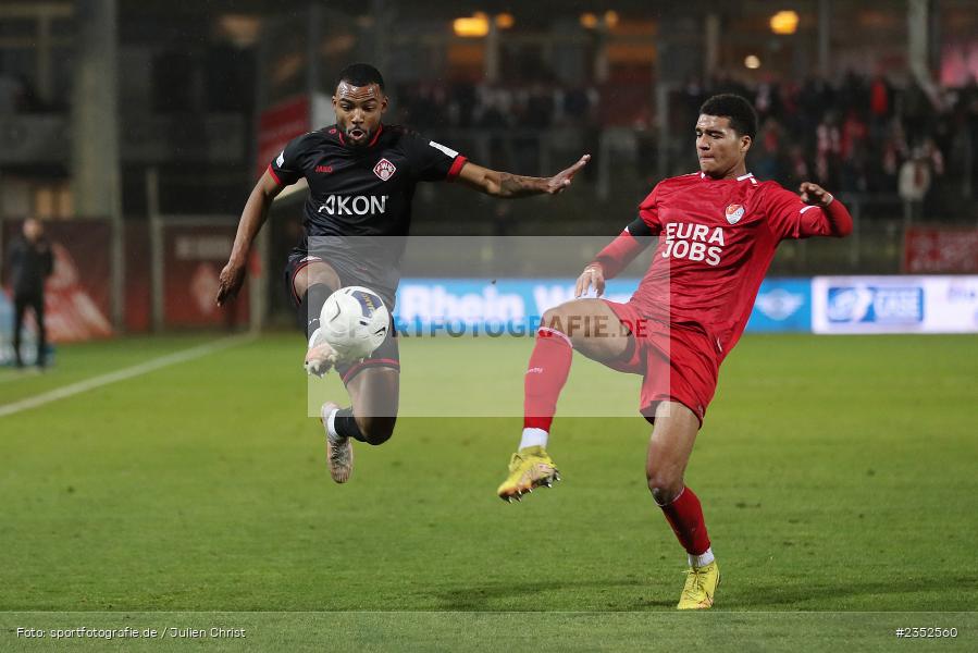 Fabrice Montcheu, FLYERALARM Arena, Würzburg, 24.02.2023, sport, action, Fussball, BFV, 25. Spieltag, Regionalliga Bayern, TGM, FWK, Türkgücü München, FC Würzburger Kickers - Bild-ID: 2352560